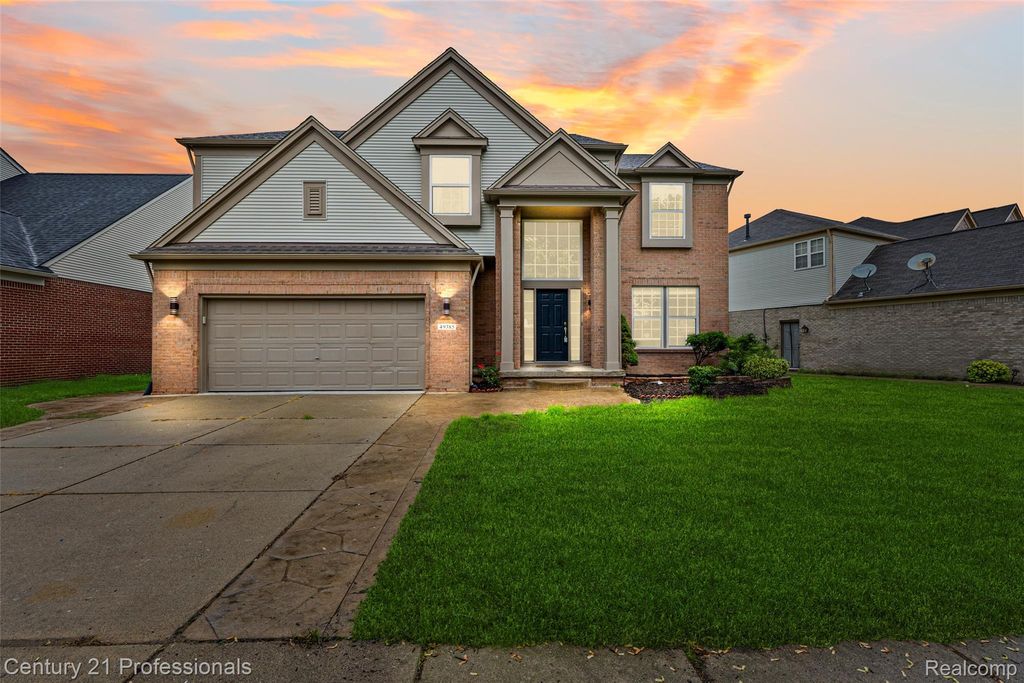 49385 Central Park E, Utica