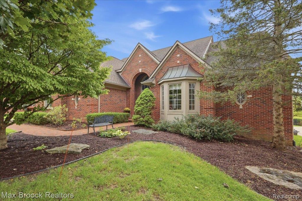 1731 Rico Road, Commerce charter township