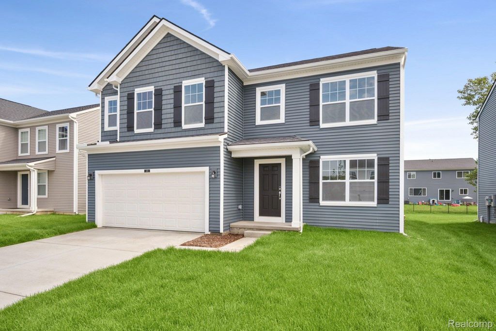 370 Edge Brook, Holly township
