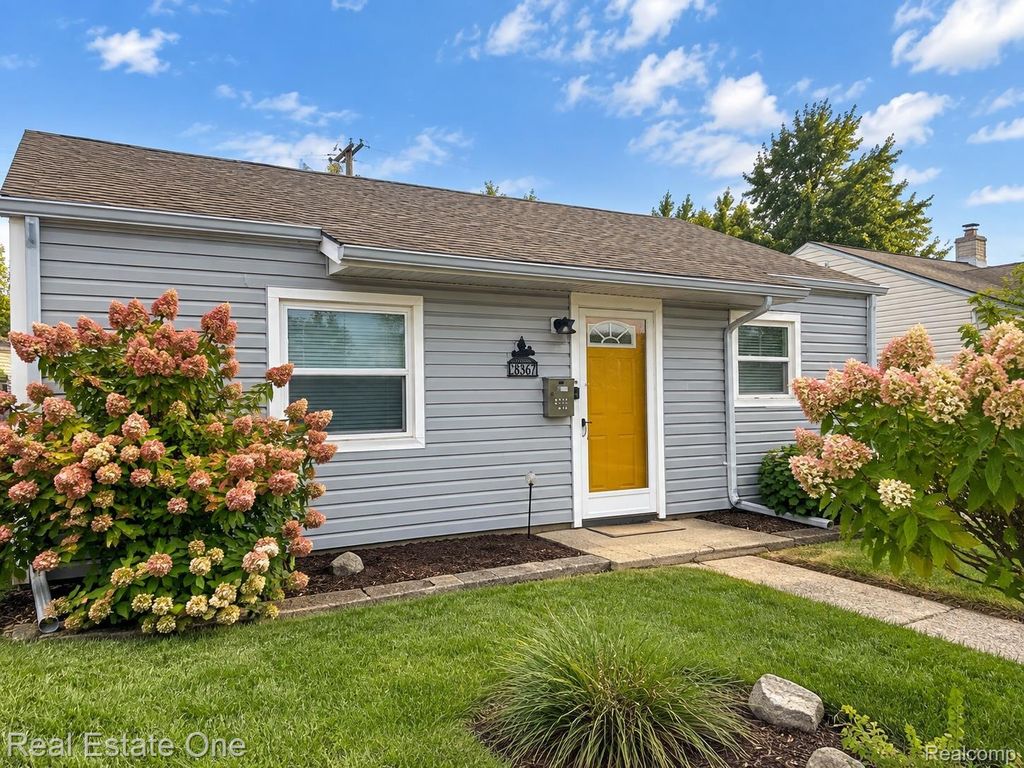 28367 Rosemont Street, Roseville