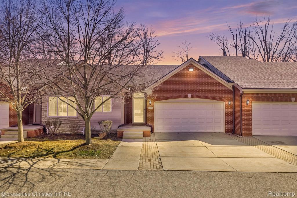 30674 Ardmore Court, Novi city