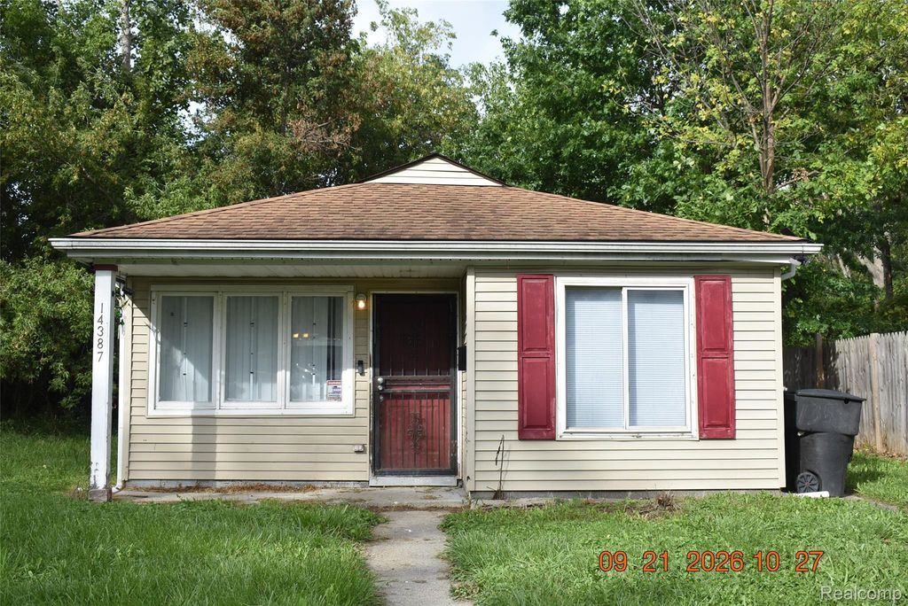 14387 Auburn Street, Detroit