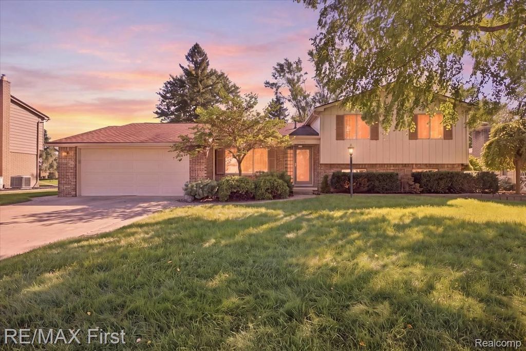 3590 Historic Drive, Troy