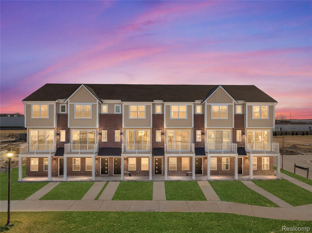 29997 Center Street 10, New Hudson