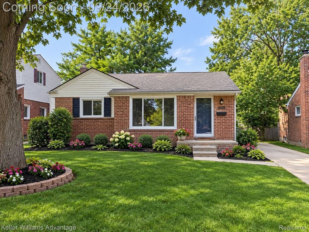 28142 Elmira Street, Livonia