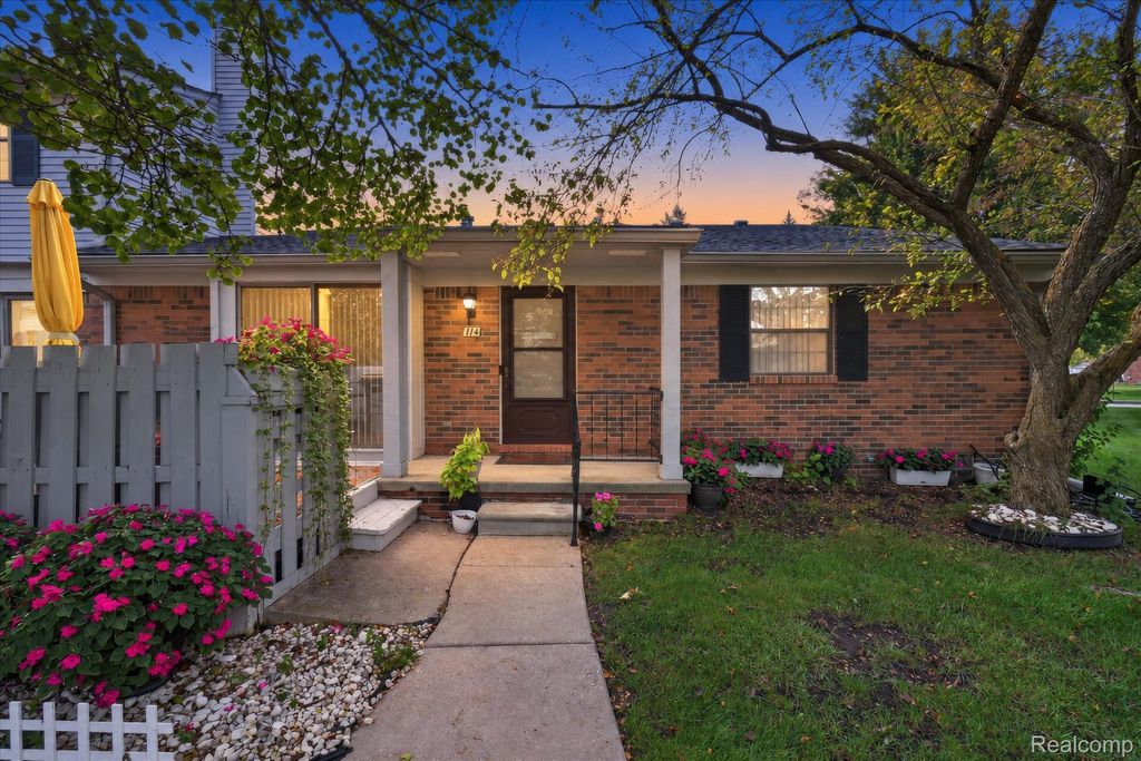43598 W Arbor Way Drive 114, Canton