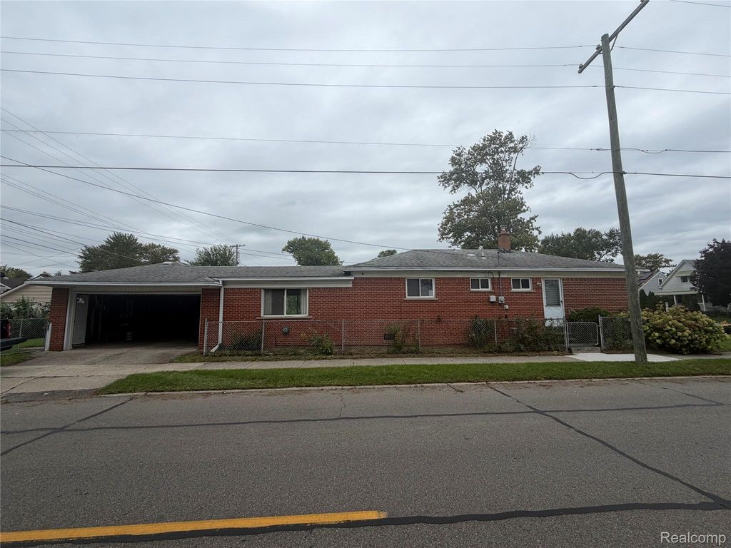 1353 Stewart Avenue, Lincoln Park