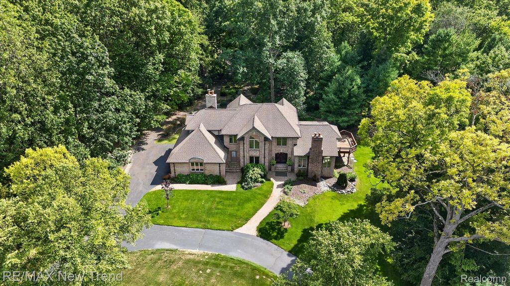 561 Valley Drive, Milford