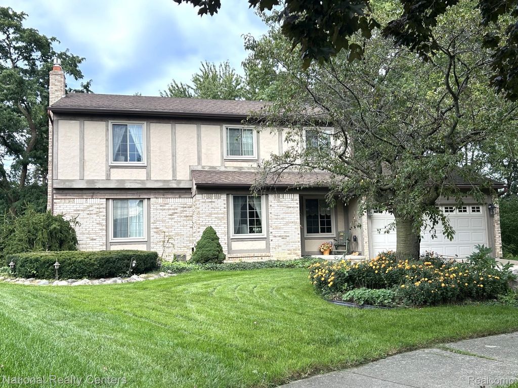 38630 Meeting House Lane, Livonia