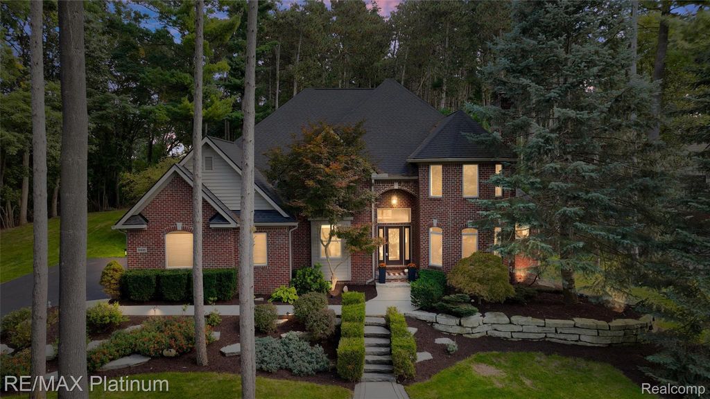 5431 Arbor Bay Drive, Brighton