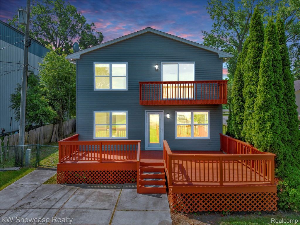 4392 Cass Elizabeth Road, Waterford charter township