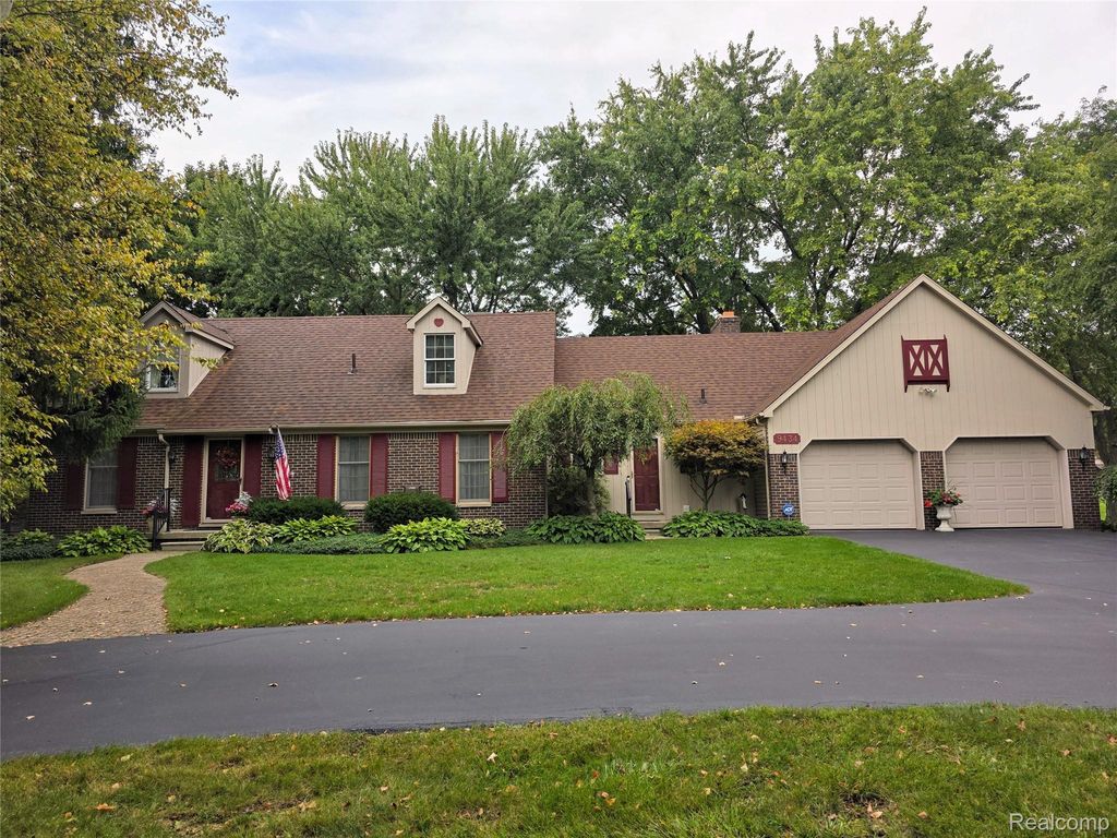 9434 E Lippincott Boulevard, Davison