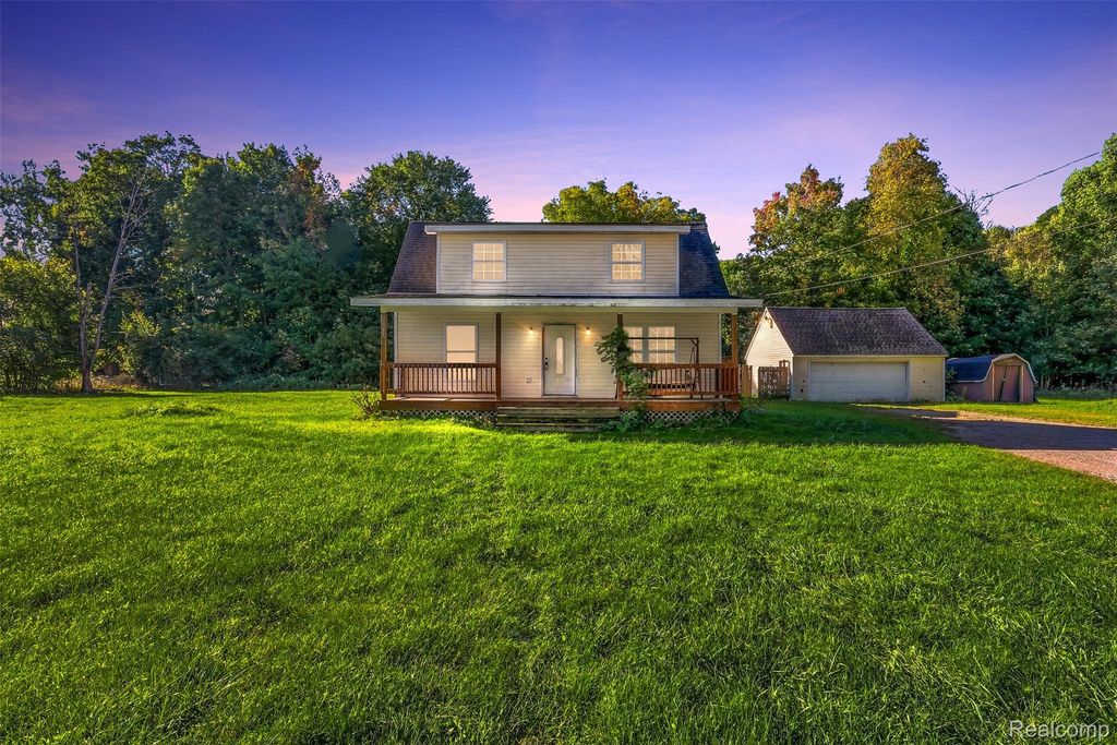 5492 Hubbard Drive, Flint