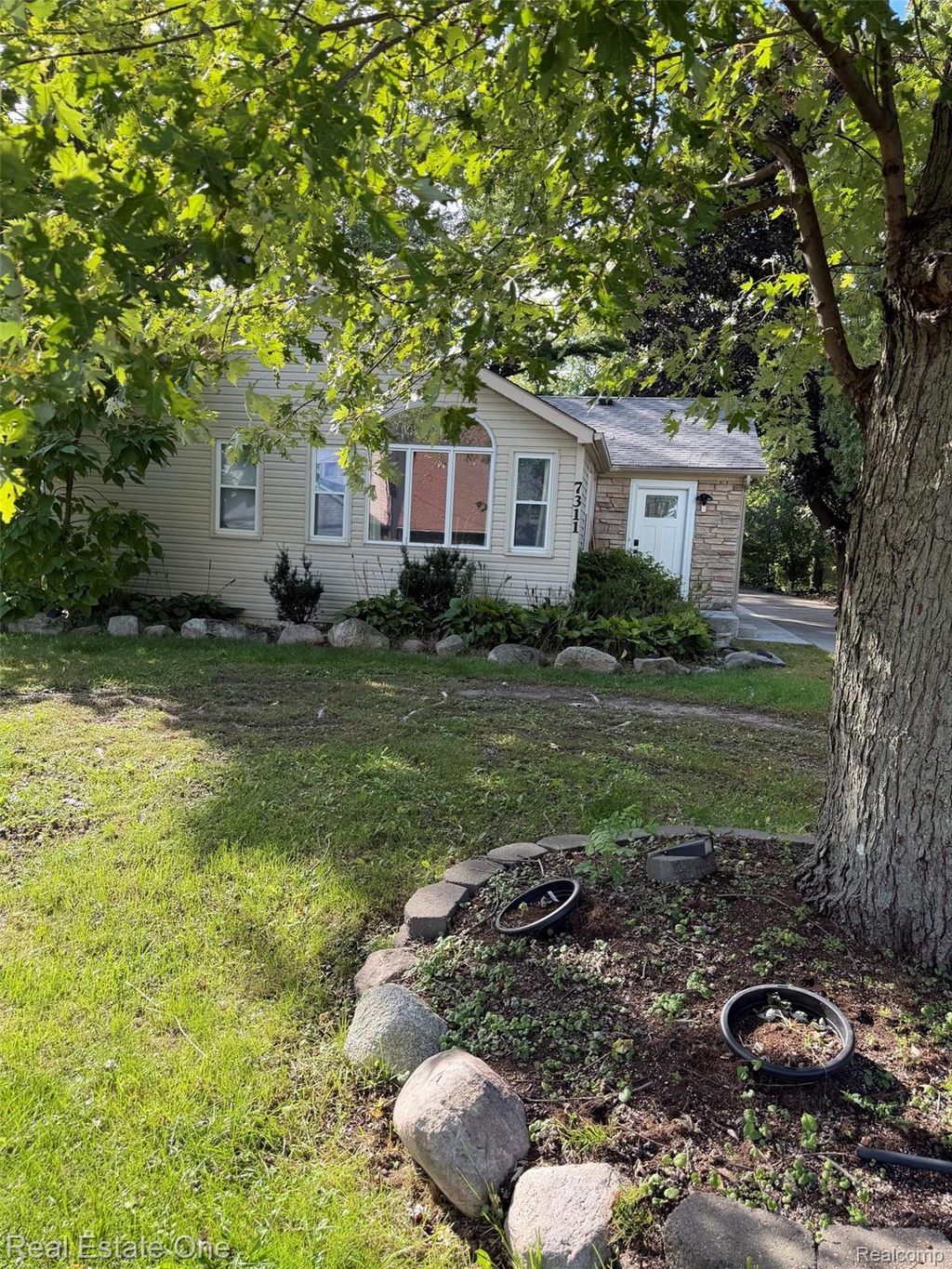 7311 Colony Drive Drive, West Bloomfield
