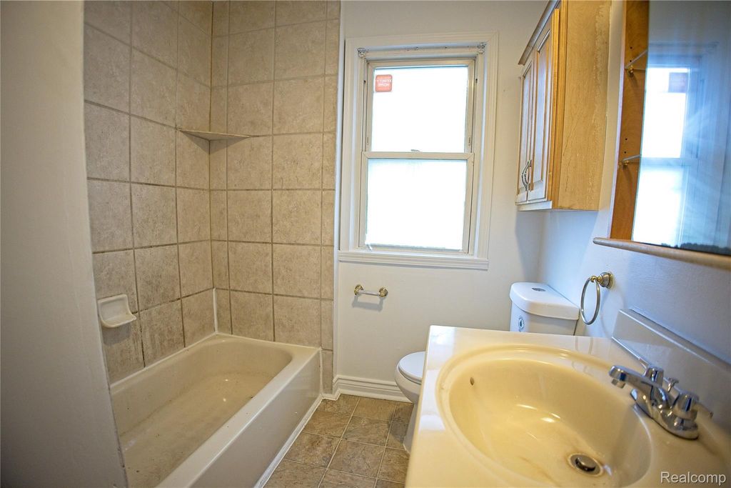 29022 John Hauk Street, Garden City