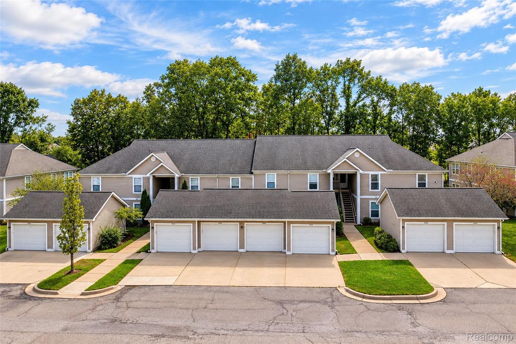 1359 Heatherwood Lane, Ann Arbor