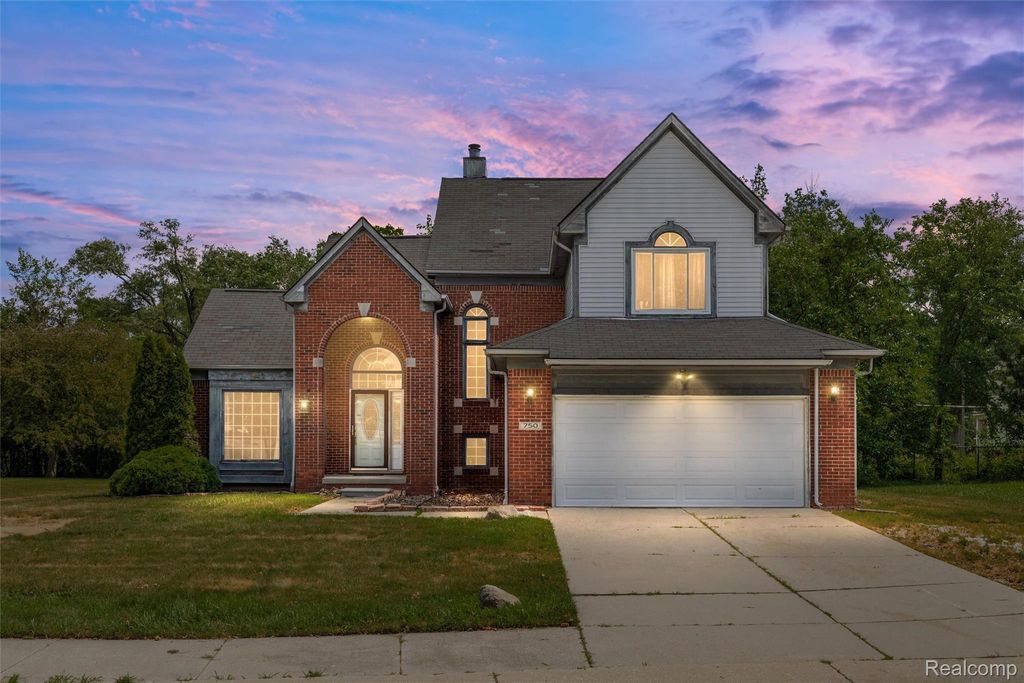 750 Clairpointe Woods Drive, Detroit
