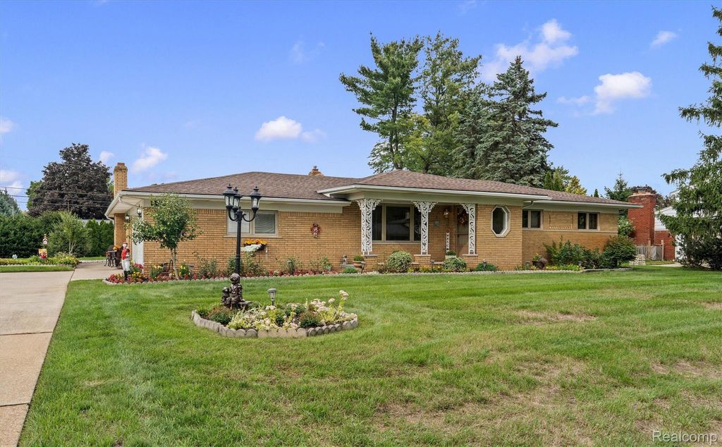 5919 Yarmouth Drive, Shelby Twp