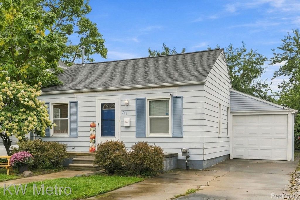 714 Devillen Avenue, Royal Oak