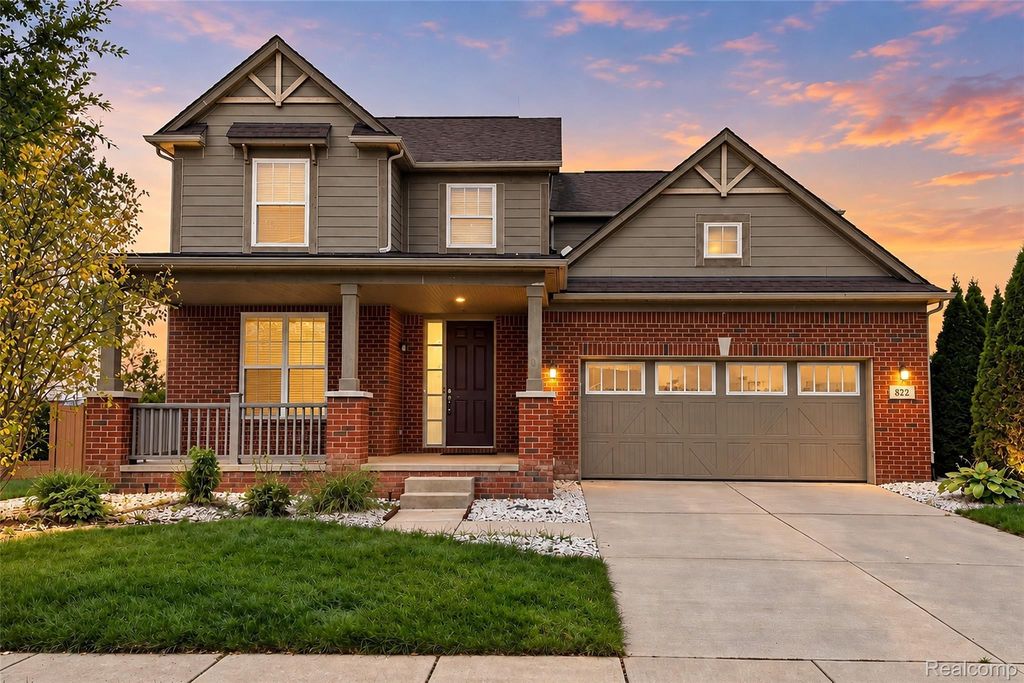 822 Lake Woods Drive, Canton