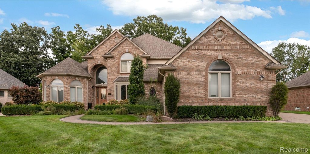 54868 Spyria Drive, Shelby Twp