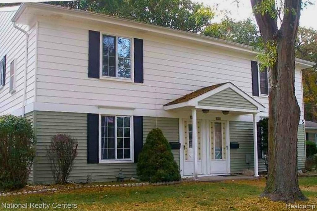 38263 Greenwood Street 19, Westland