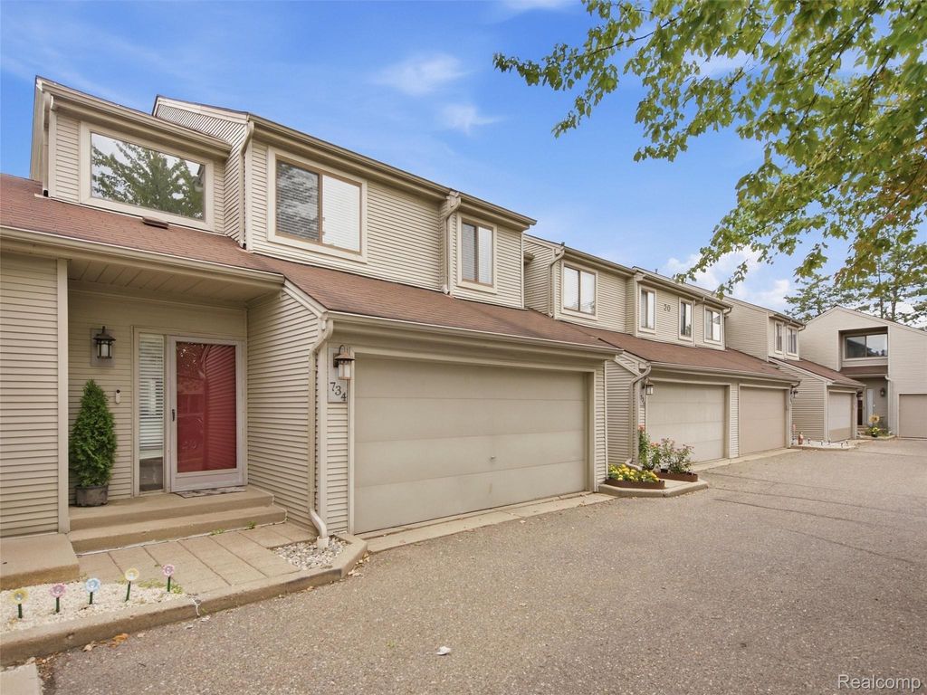 734 Hamilton Court, Rochester Hills