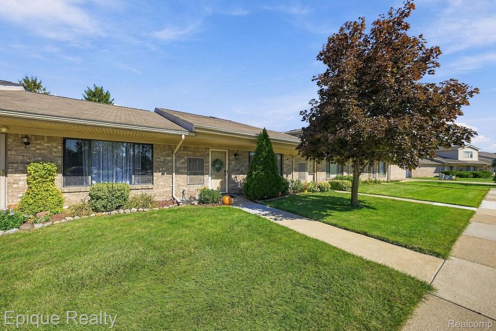 16064 Holz Drive 87, Southgate