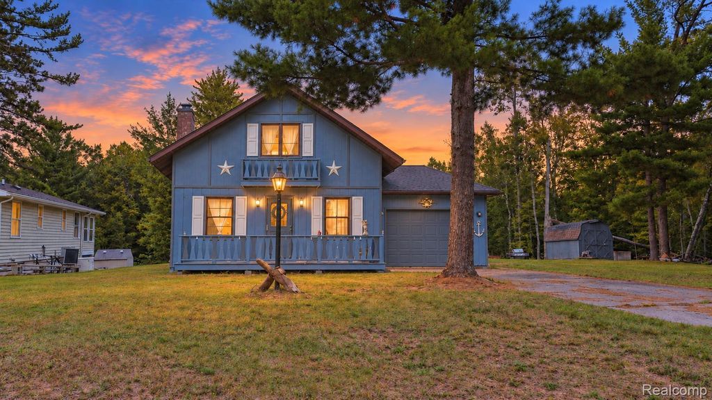 6332 Bobcat Trail, Alger