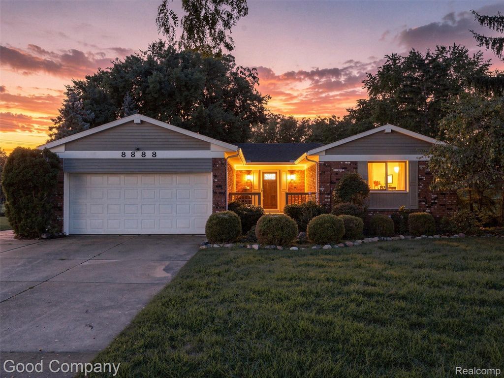 8888 Mystic Lane, Warren