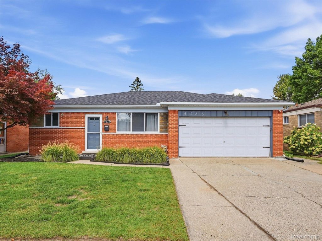 4235 Sudbury Drive, Warren