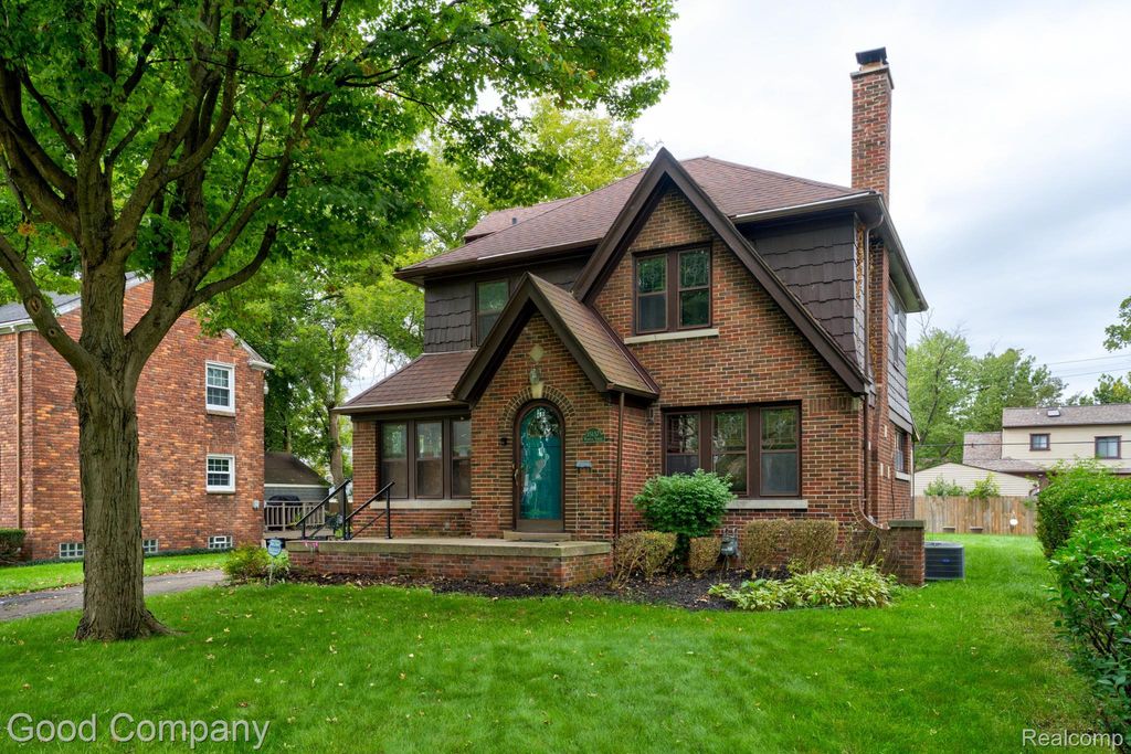 15137 Warwick Street, Detroit