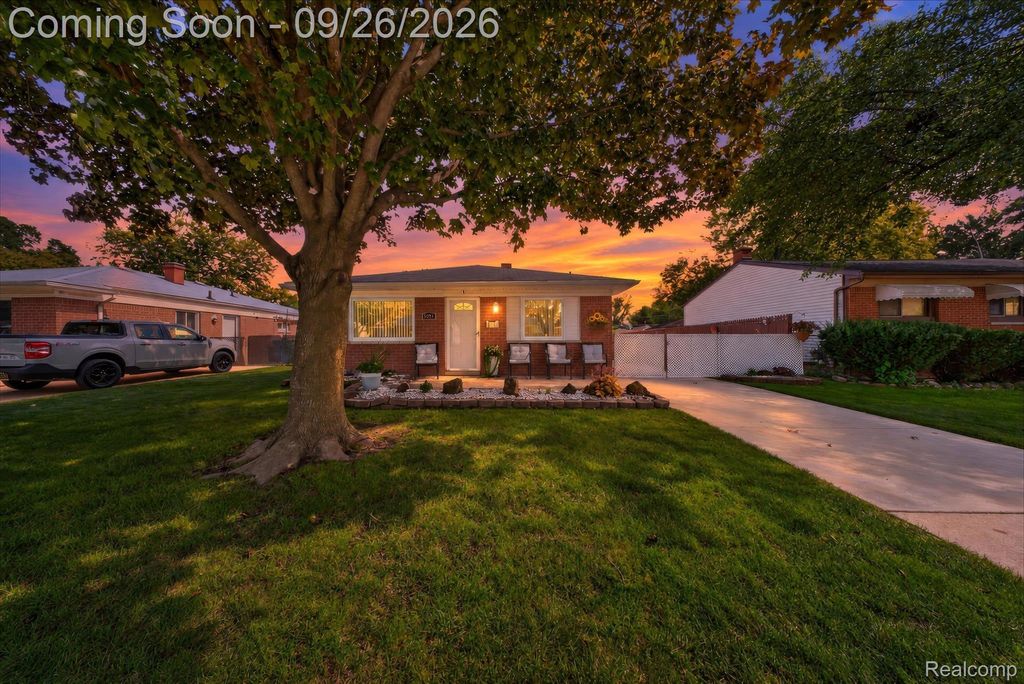 5073 Glenis Street, Dearborn Heights