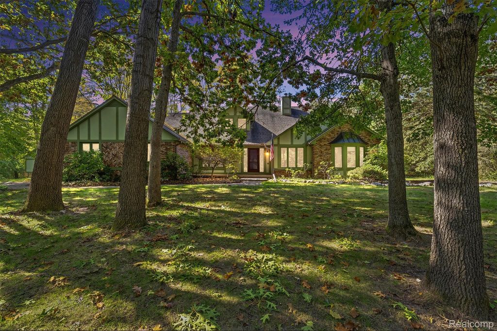 8135 Ranch Estates Road, Clarkston