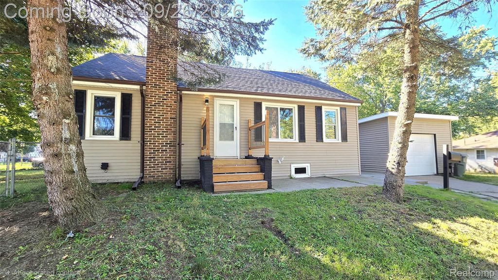 3242 Tenny Street, Lansing