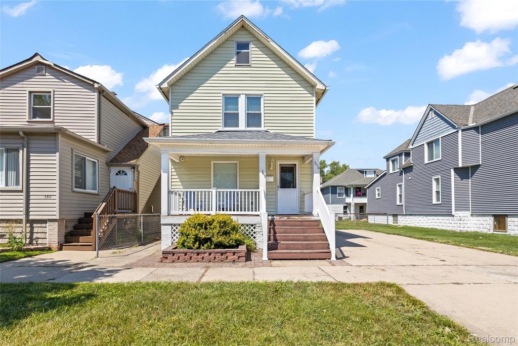 346 Sycamore Street, Wyandotte