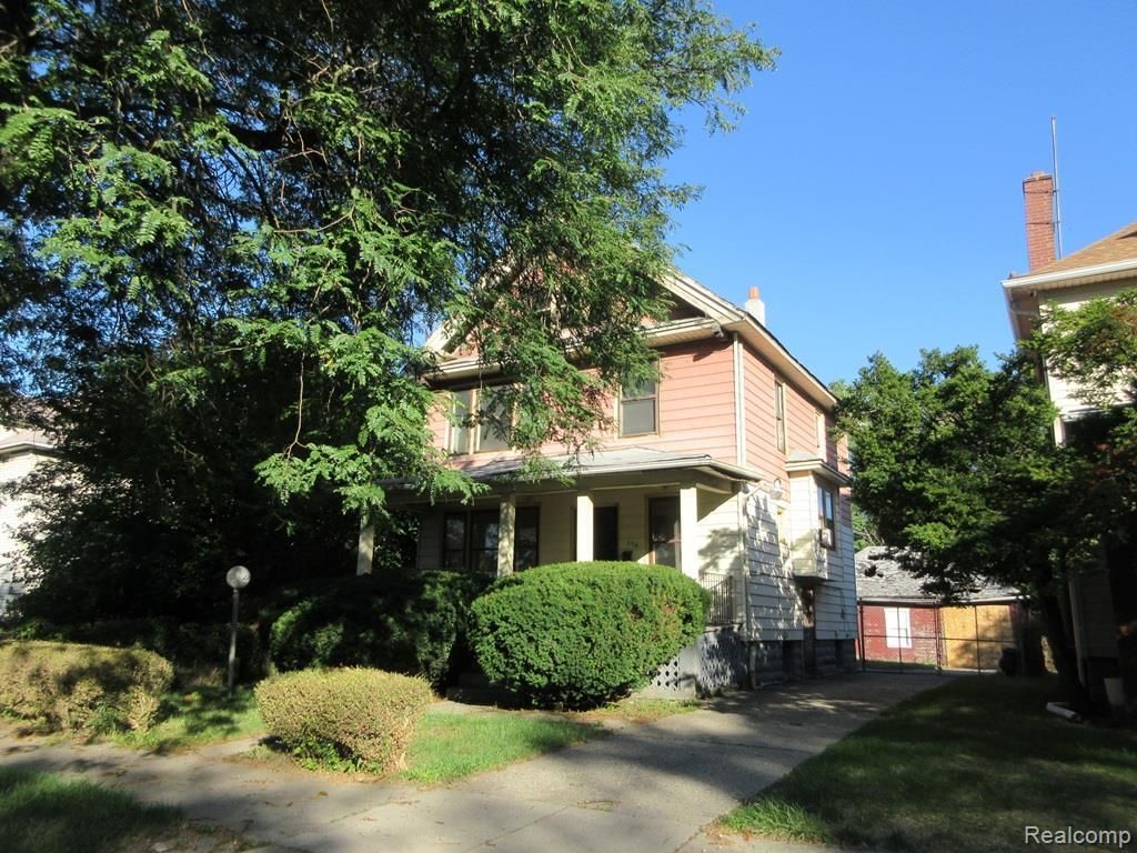 226 W Grand, Highland Park