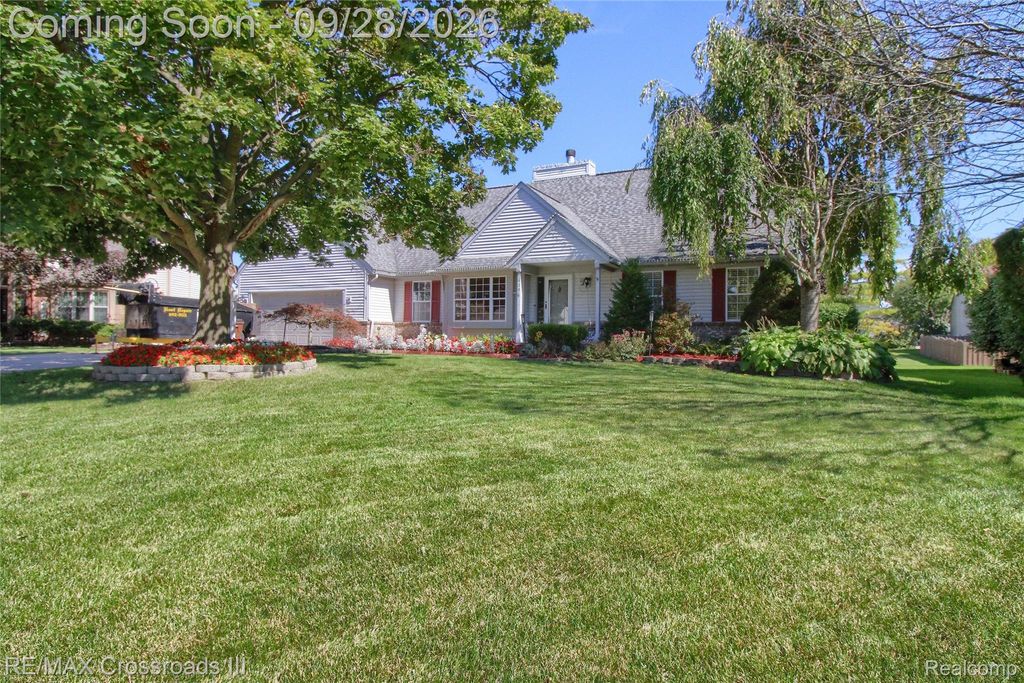 409 Breakwater Court, Belleville