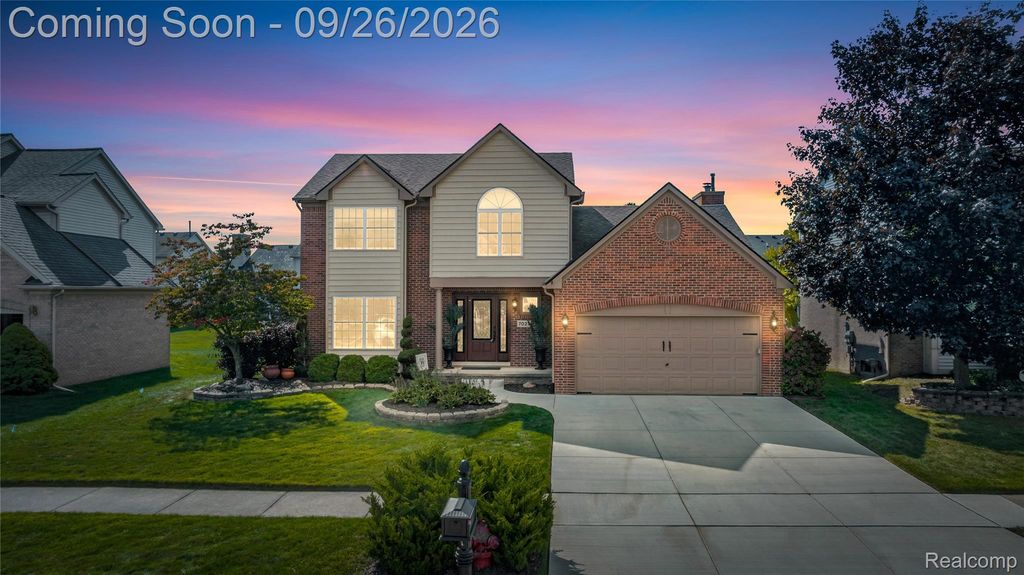 7021 Fox Path, Canton