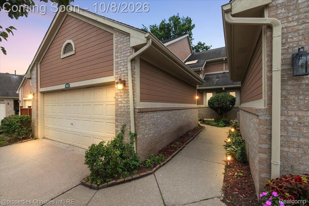 9327 Eastwind Drive, Livonia