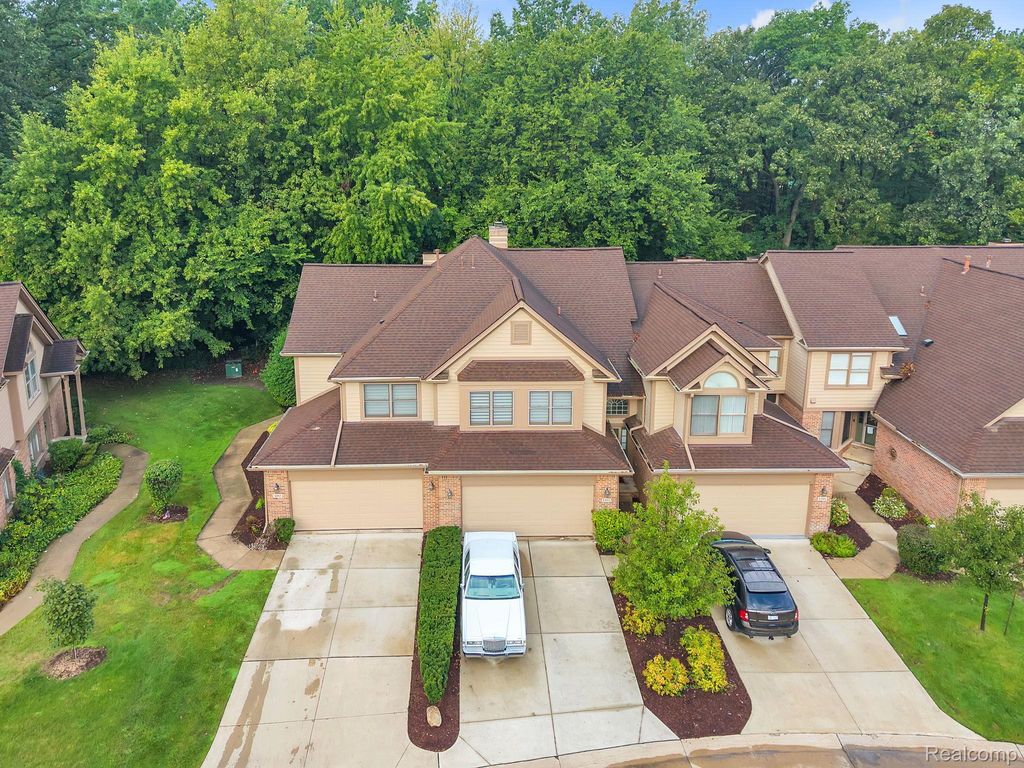 5353 Royal Vale Lane, Dearborn