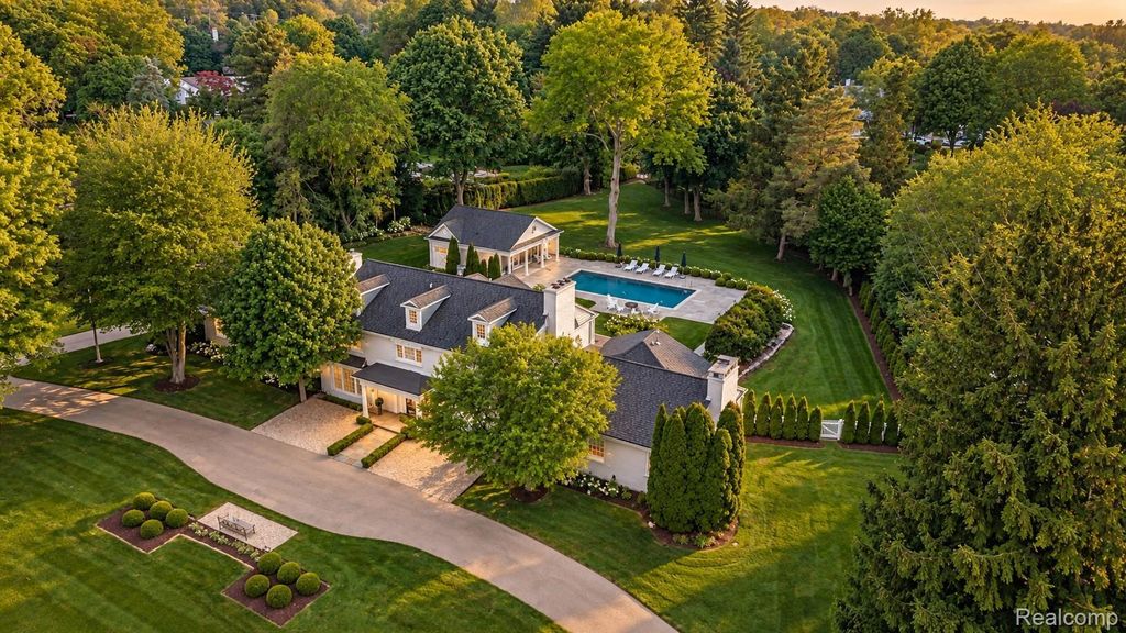 232 Guilford Road, Bloomfield Hills