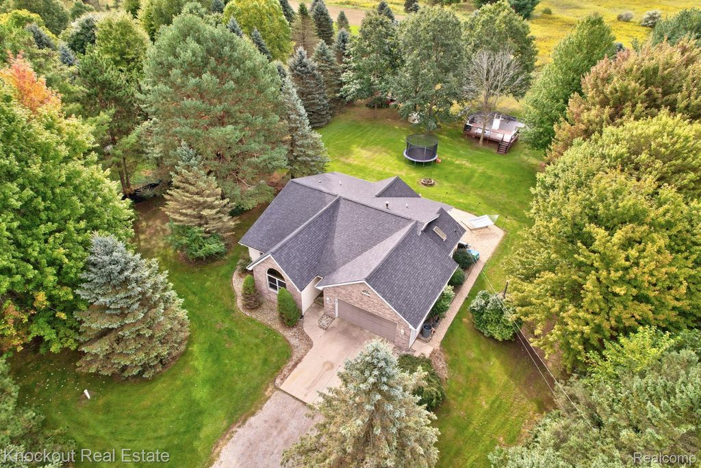 12600 Rathbun Road, Birch Run