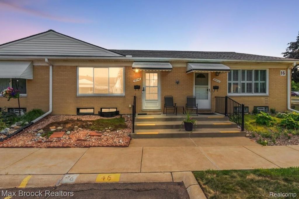49948 Helfer, Wixom city