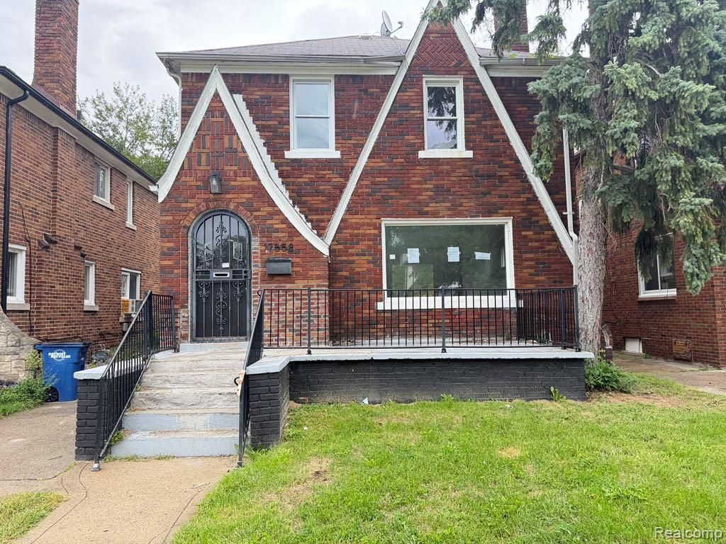 17558 San Juan Drive, Detroit