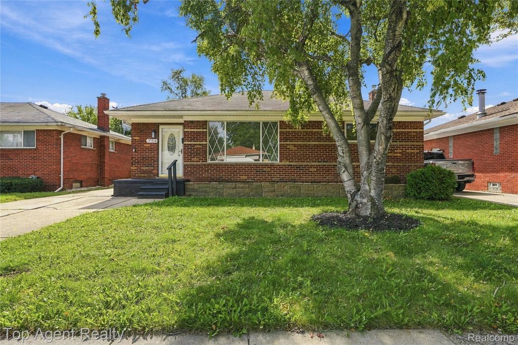 17716 Veronica Avenue, Eastpointe