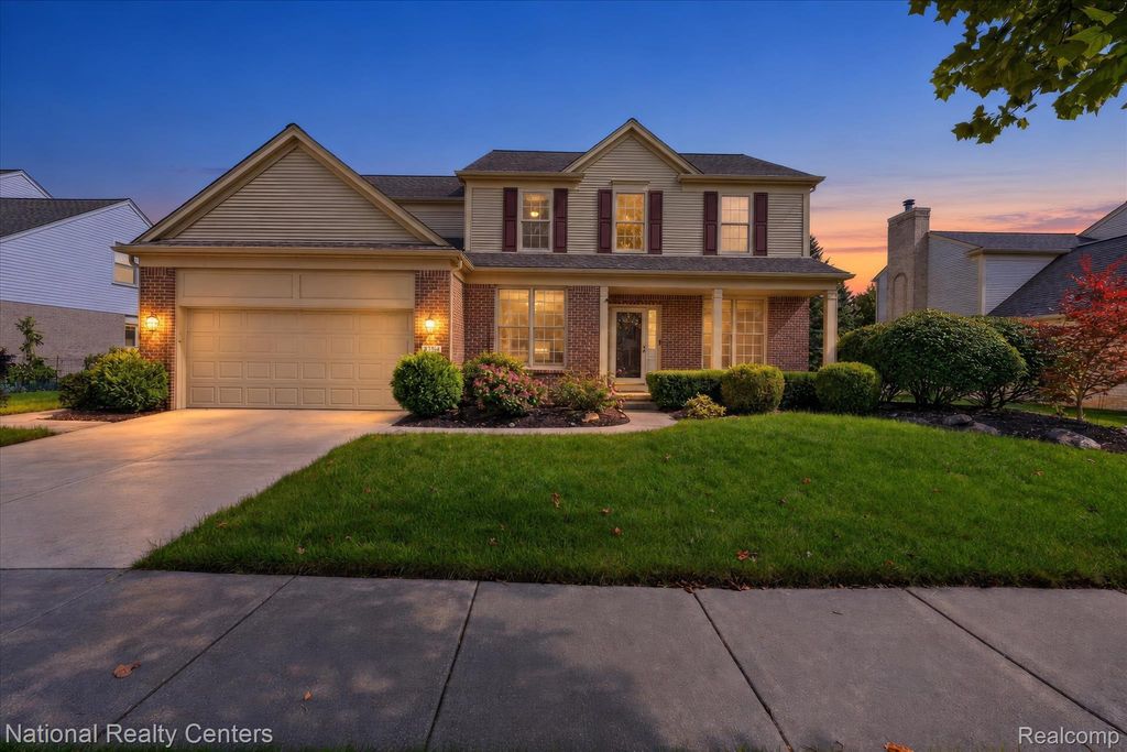 25754 Lochmoor Lane, Novi