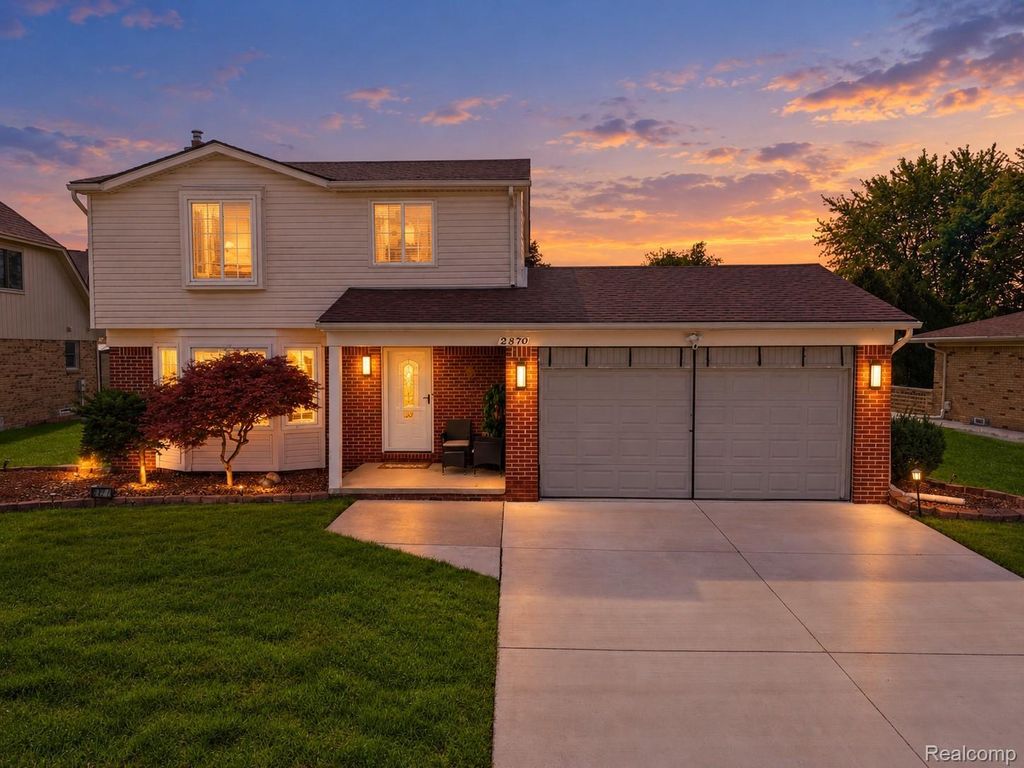 2870 Marlbank Drive, Sterling Heights