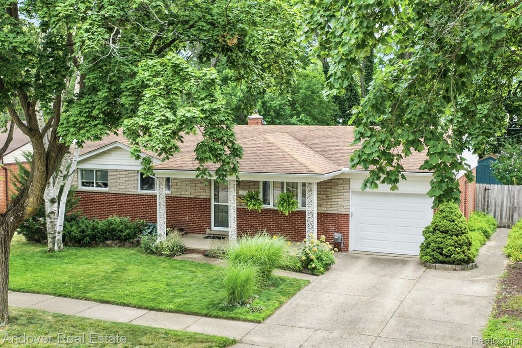 14194 Park Street, Livonia
