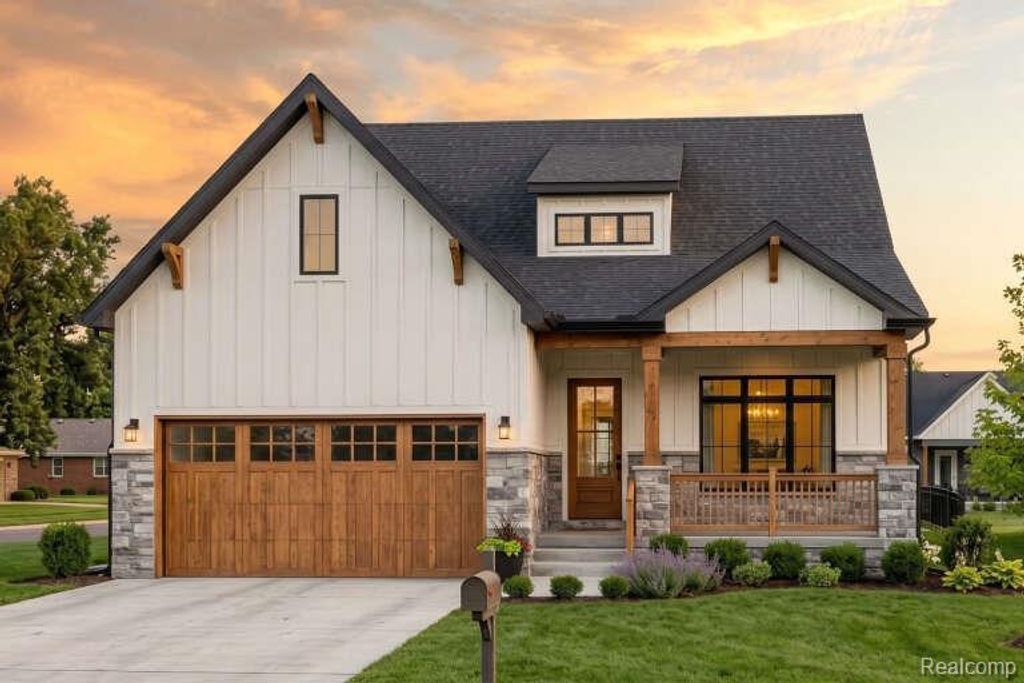 0101 Creston Drive, Pinckney